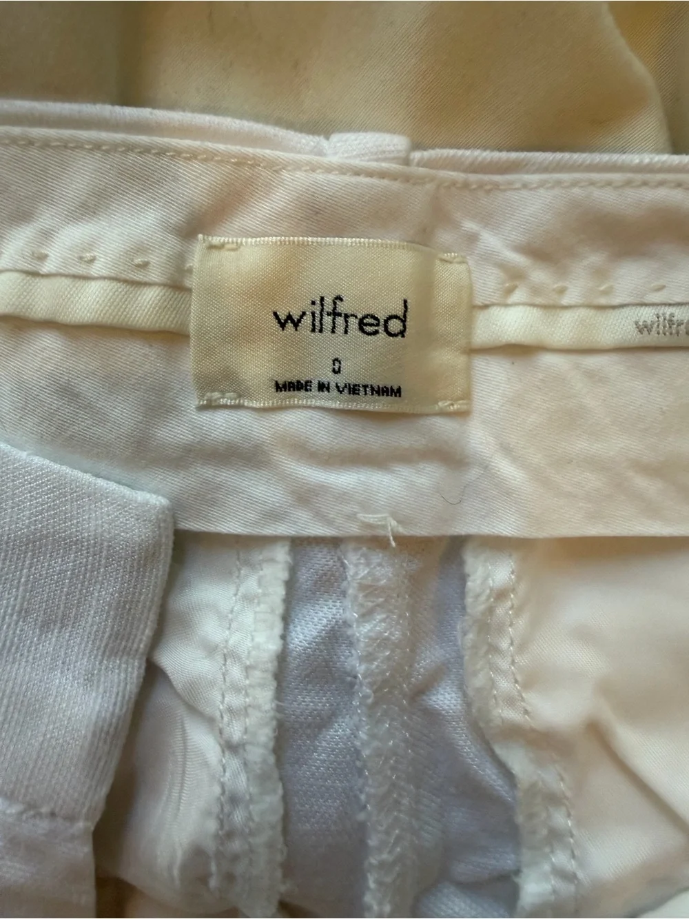 Aritzia never worn